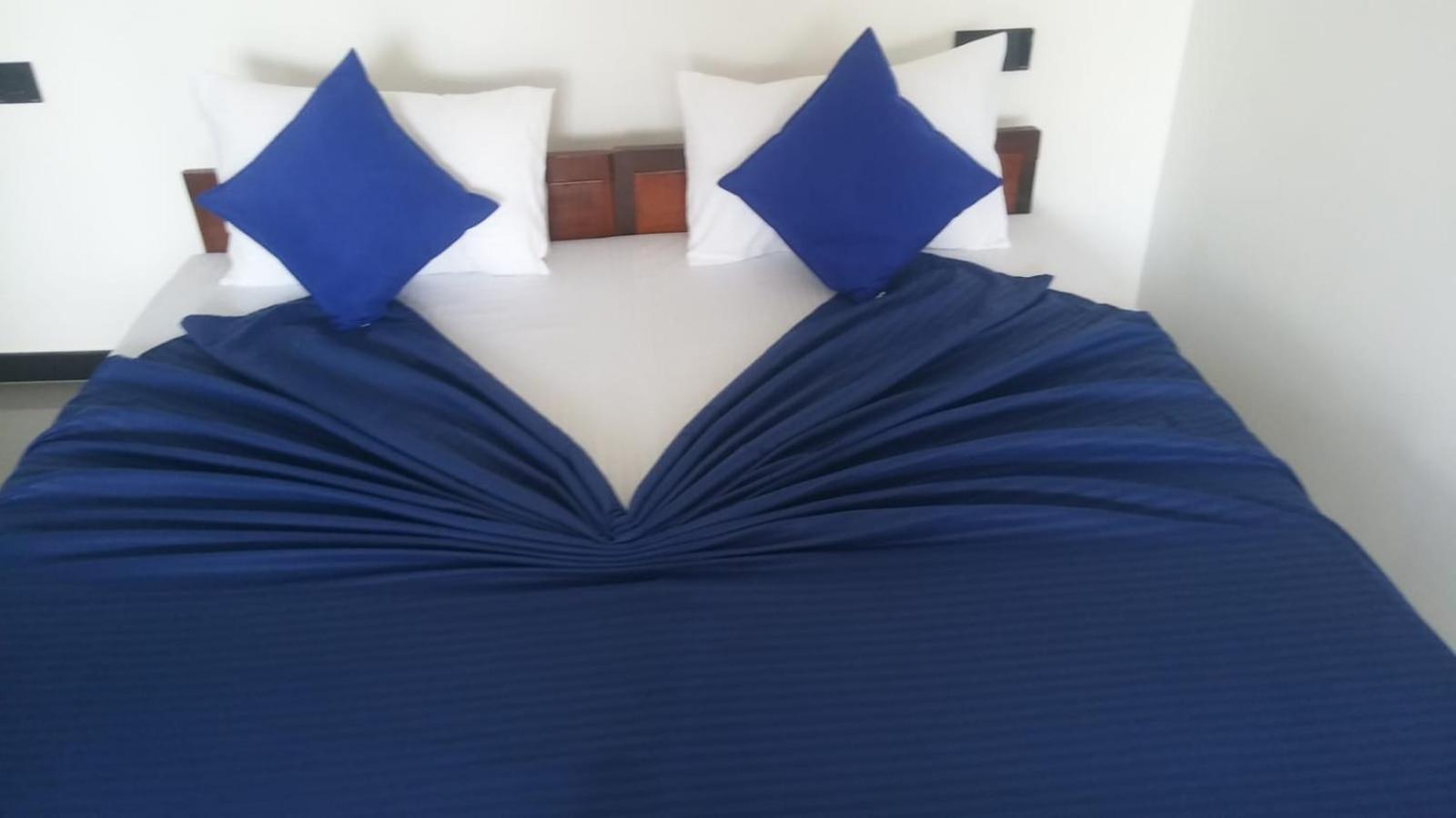 Sunset Beach Villa Гале Екстериор снимка