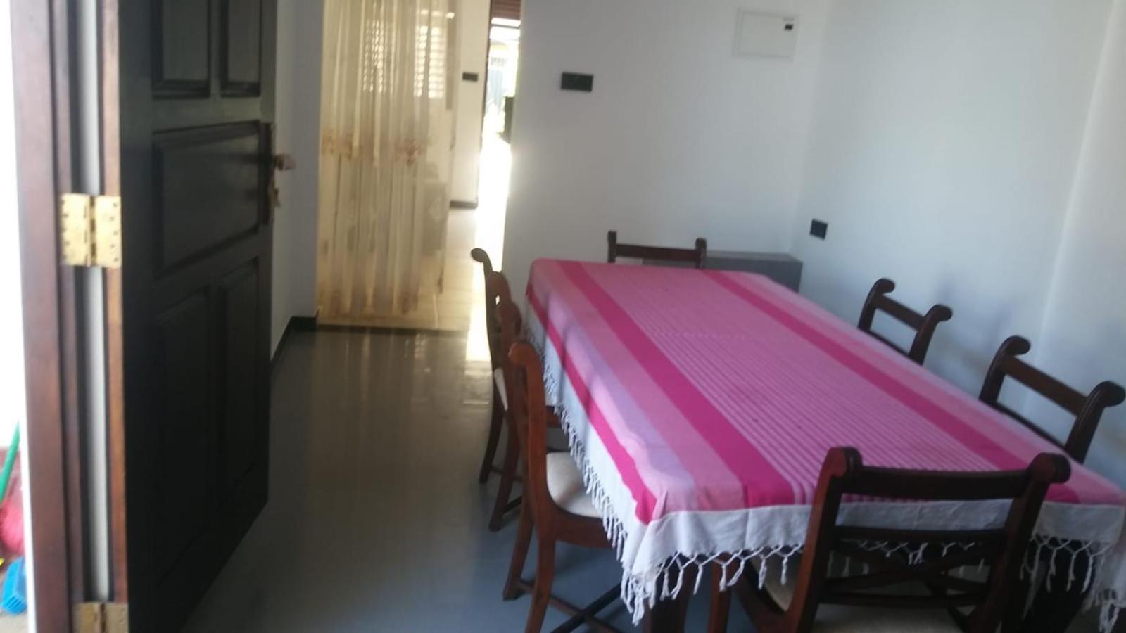 Sunset Beach Villa Гале Екстериор снимка