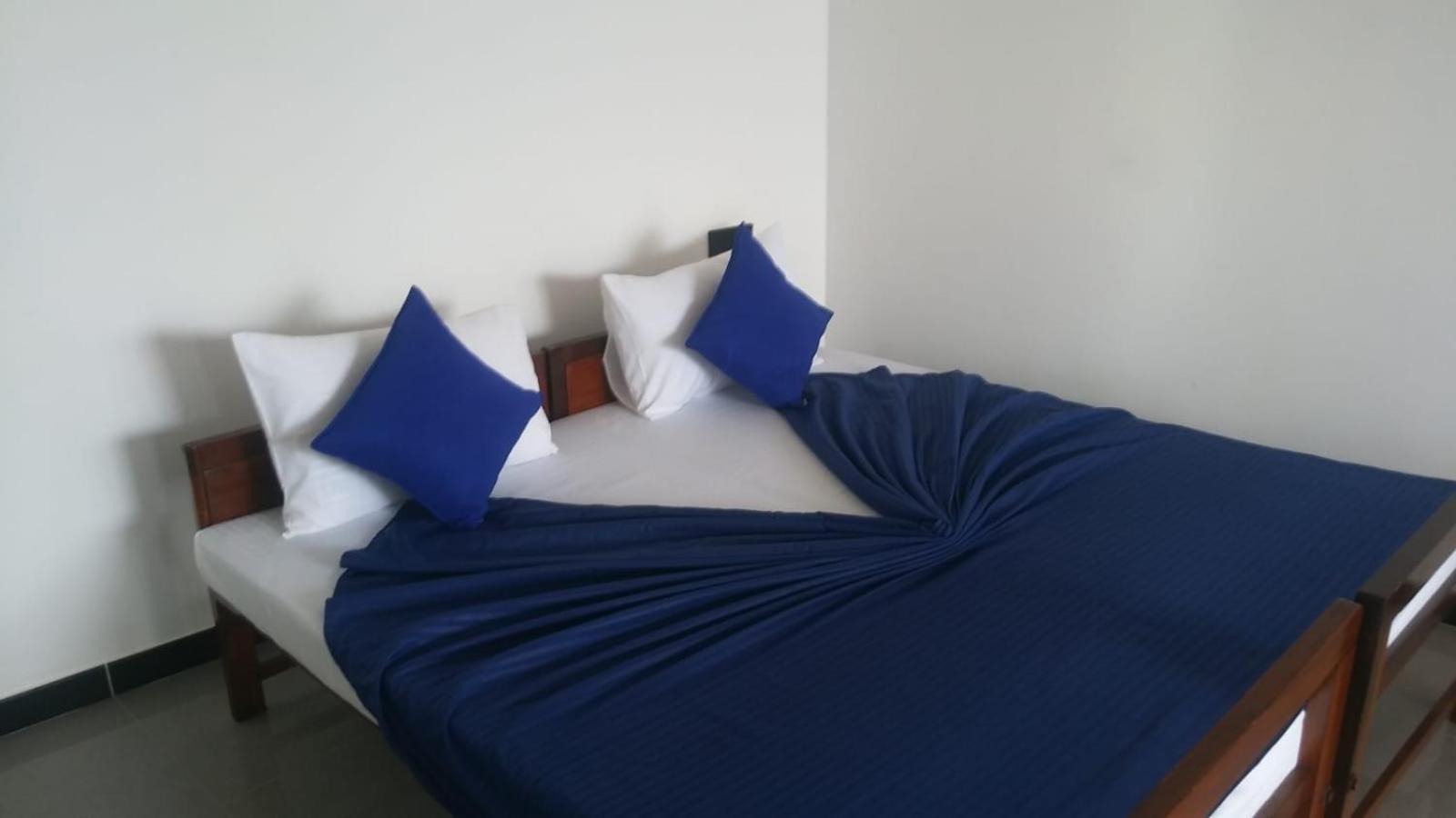 Sunset Beach Villa Гале Екстериор снимка