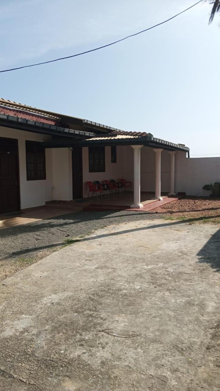 Sunset Beach Villa Гале Екстериор снимка